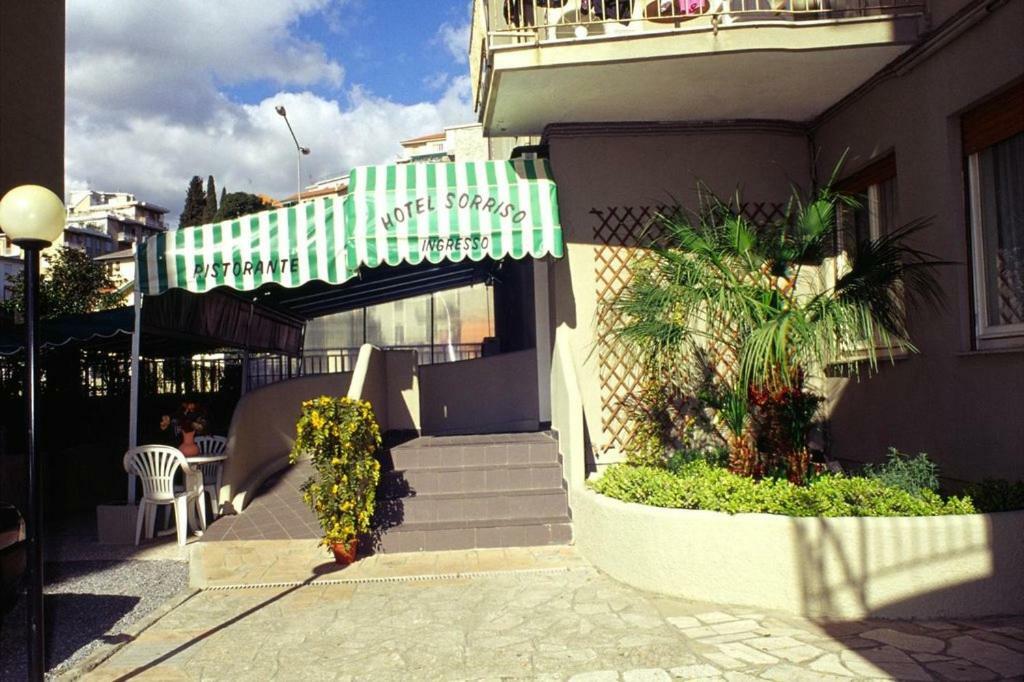Albergo Sorriso Споторно Екстериор снимка